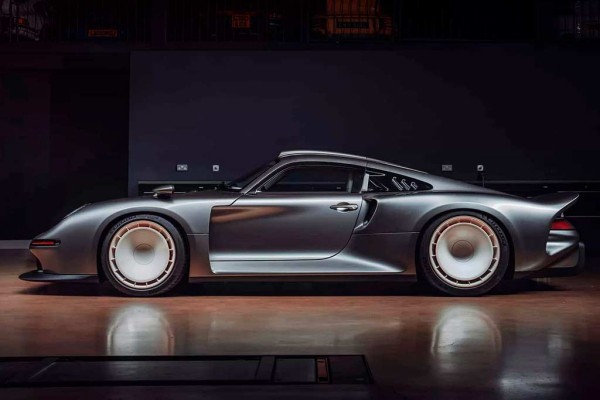 Британцы представили спорткар Tuthill GT One в стиле классического Porsche 911 GT1