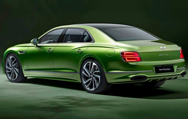 Bentley Flying Spur 2025 сохранил прежний кузов, но получил новую силовую установку